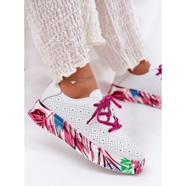Zapatillas de deporte de cuero para mujeres en una plataforma blanca Vinceza 88017 estampada blanco 7