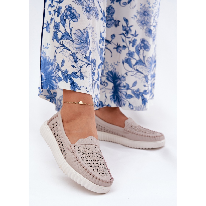 Vinceza Mocasines de cuero para mujeres con un patrón de trabajo abierto Vincez 88028 beige 2 Vinceza Mocasines de cuero para mujeres con un patrón de trabajo abierto Vincez 88028 beige 2