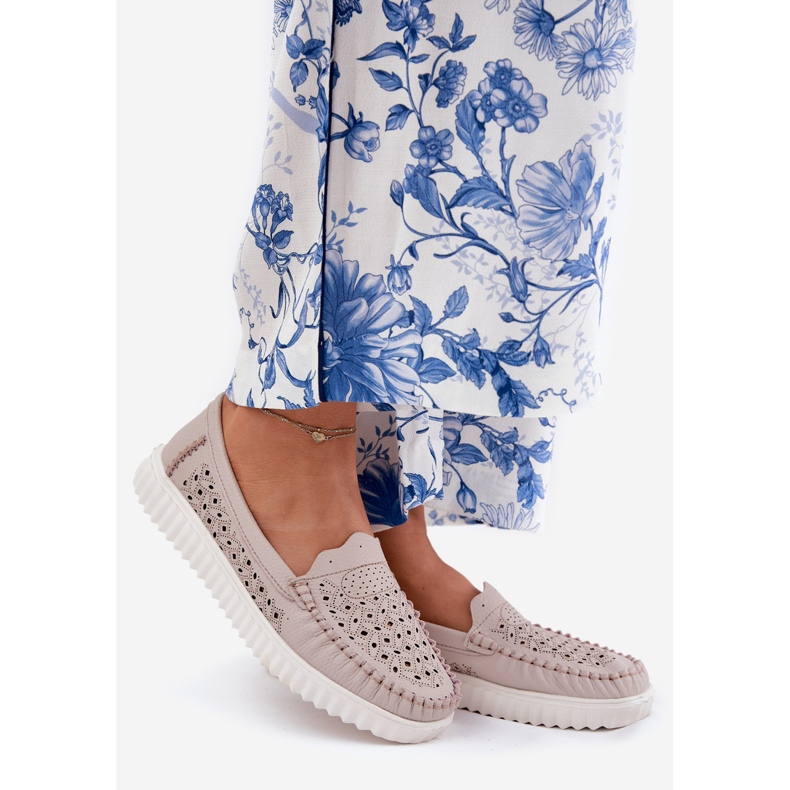 Vinceza Mocasines de cuero para mujeres con un patrón de trabajo abierto Vincez 88028 beige 1 Vinceza Mocasines de cuero para mujeres con un patrón de trabajo abierto Vincez 88028 beige 1