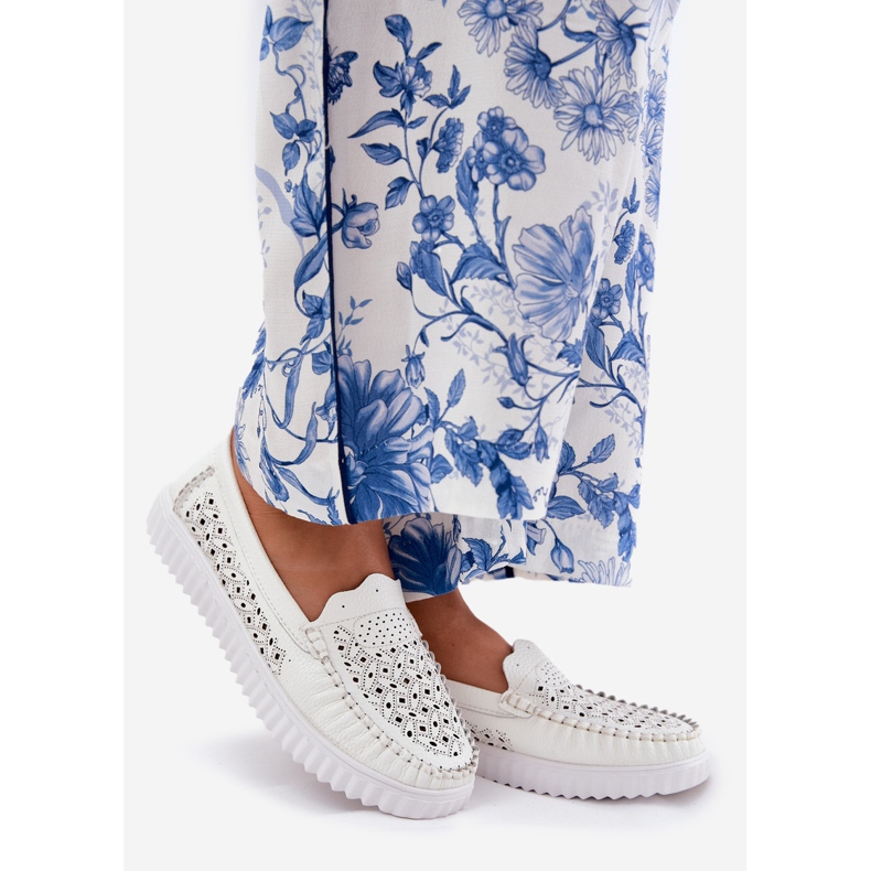 Vinceza Mocasines de cuero para mujeres con un patrón de trabajo abierto Vincez 88028 White blanco 1