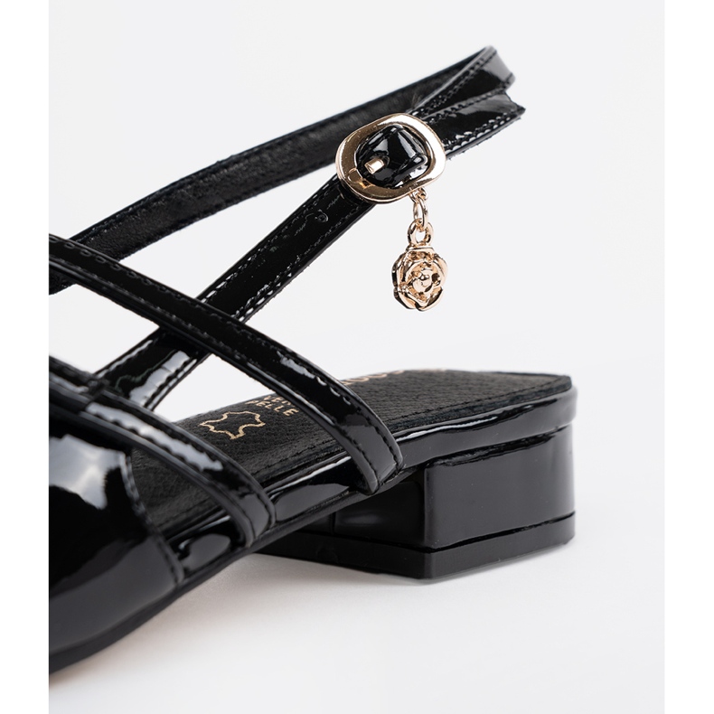 Goodin Bombas barnizadas negras con adiciones doradas negro 1