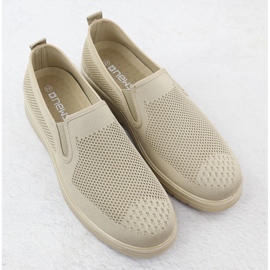 News Noticias de Beige Beige de los hombres 1022 2