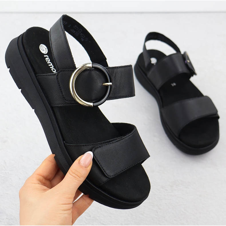 Sandalias de cuero para mujeres en cuñas Black Remonte D2K50-00 negro 1