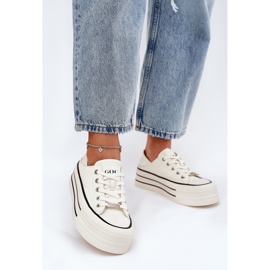 Zapatillas de deporte de cuero para mujeres en la plataforma blanca GOE RR2N4106 blanco 3