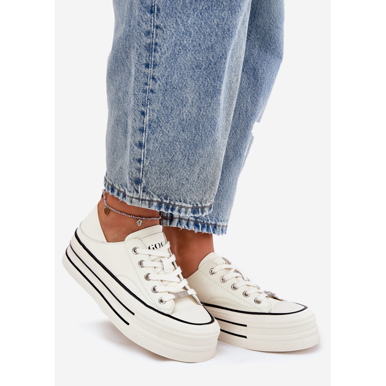 Zapatillas de deporte de cuero para mujeres en la plataforma blanca GOE RR2N4106 blanco 1