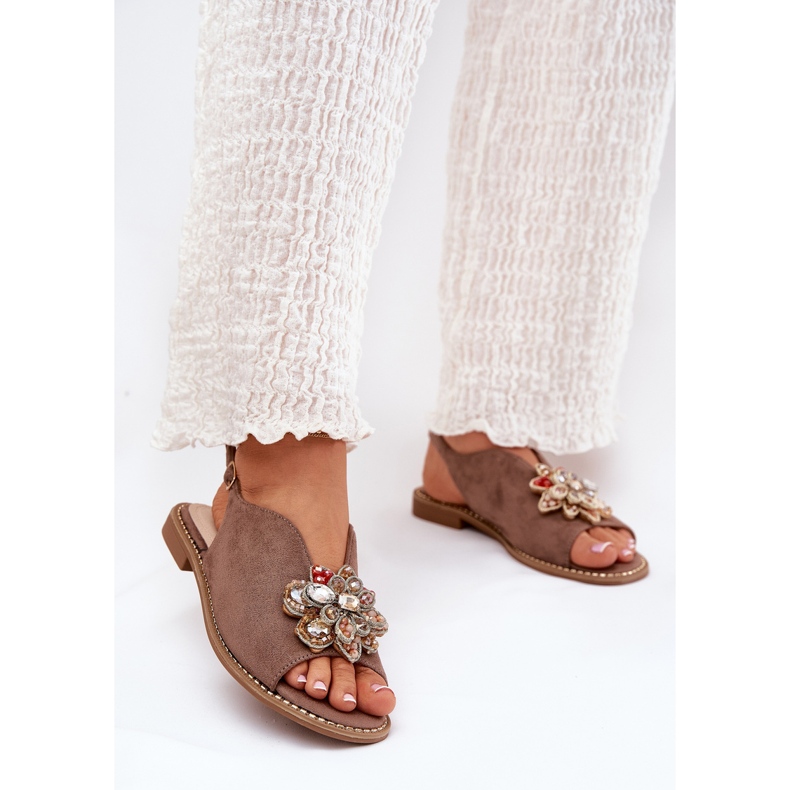 S.Barski Sandalias para mujeres de tacón plano con un adorno de S. Barski KV27-001 Beige oscuro 2