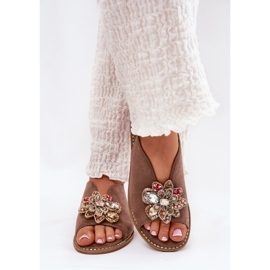 S.Barski Sandalias para mujeres de tacón plano con un adorno de S. Barski KV27-001 Beige oscuro 3