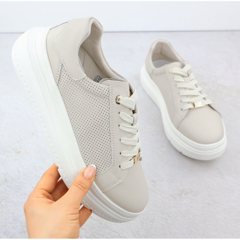 Zapatos deportivos femeninos en la plataforma beige filippo 6731 1