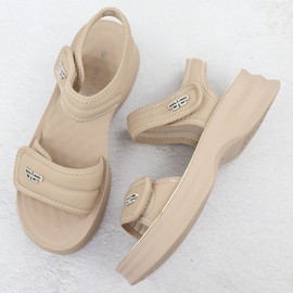Sandalias de mujeres en una suela gruesa con velcro beige potocki 105300 3