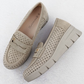 Mocasines para mujeres para una cuña de Openwork caki Potocki 12608 beige 3