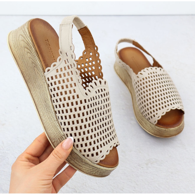 Sandalias de cuero en la plataforma Firefly Openwork T.Sokolski L25-724 dorado 1