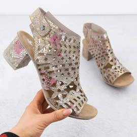 Sandalias femeninas construidas Openwork Rieker 64780-90 multicolor 1 Sandalias femeninas construidas Openwork Rieker 64780-90 multicolor 1