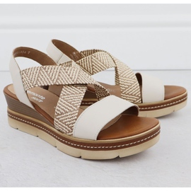 Sandalias de cuero con elásticos resbalados en un beige remonte D2L54-60 2
