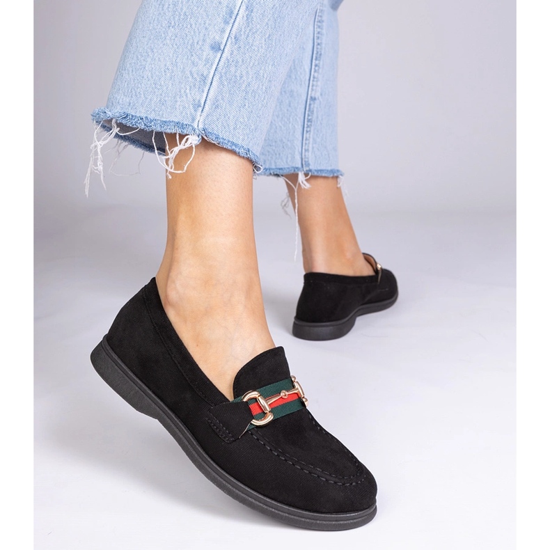 Mocasines negros de Ekozamsz con una decoración dorada 1