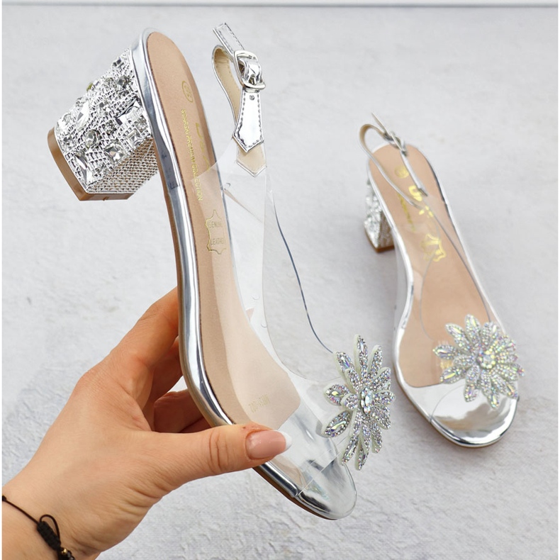 Sandalias de mujer transparentes en un puesto con circones de circones Silver S.Barski MR51-002 plata 1 Sandalias de mujer transparentes en un puesto con circones de circones Silver S.Barski MR51-002 plata 1