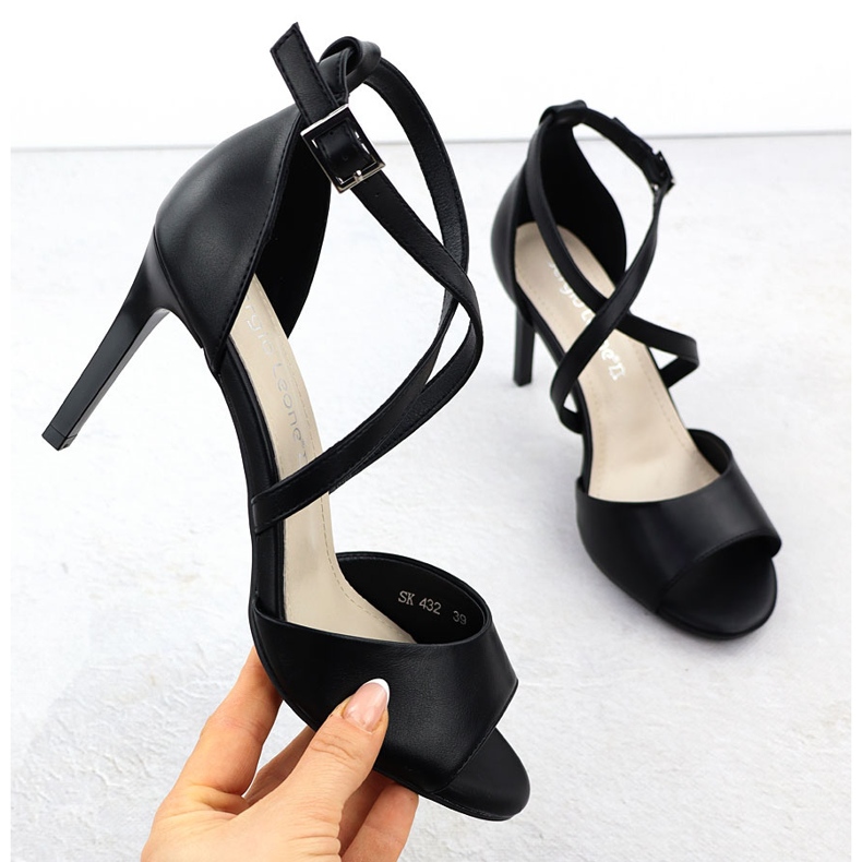 Sandalias femeninas en el tacón Negro Sergio Leone Sk432 1