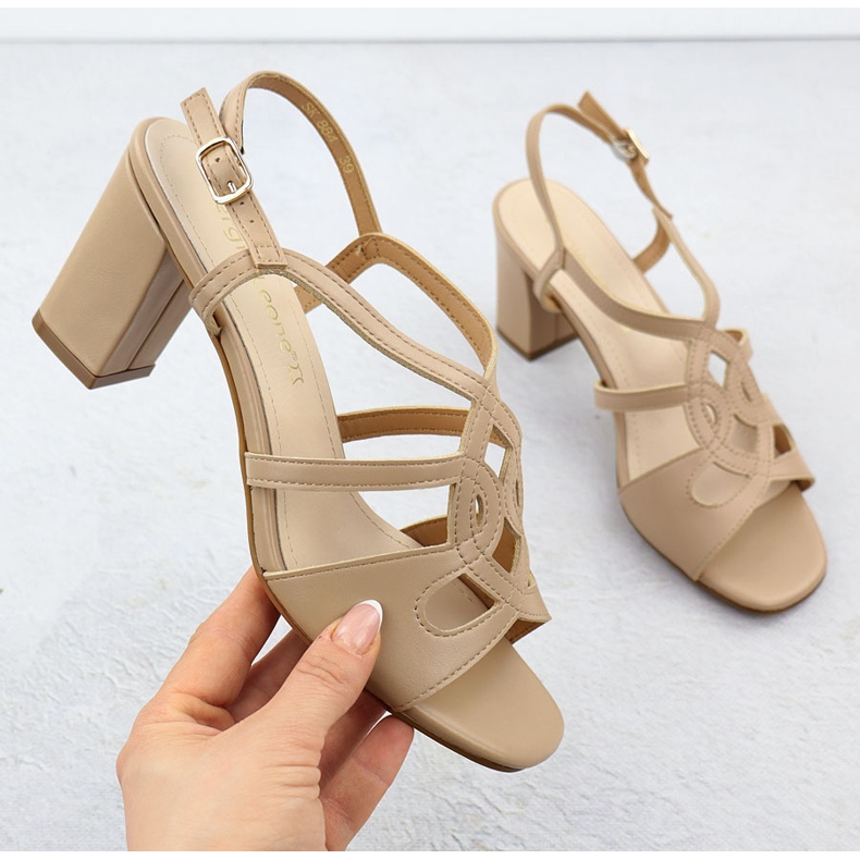 Sandalias femeninas en la publicación Beige Sergio Leone SK884 1 Sandalias femeninas en la publicación Beige Sergio Leone SK884 1