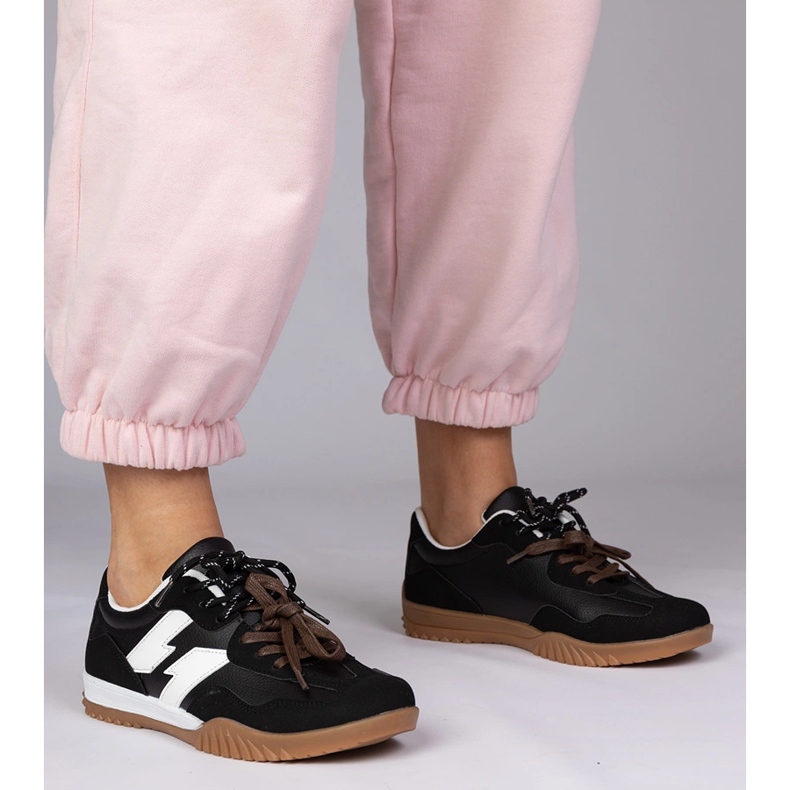 Zapatillas de deporte de zapatillas negras con cordones coloridos negro 1