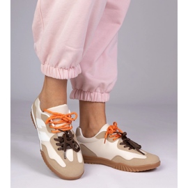 Zapatillas beige zapatillas con cordones coloridos 2 Zapatillas beige zapatillas con cordones coloridos 2