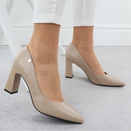 Vinceza Bombas para mujeres en una publicación decorativa beige vincza 62221 5