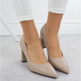 Vinceza Bombas para mujeres en una publicación decorativa beige vincza 62221 6