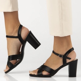 Filippo Sandalias de cuero para mujeres en el poste negro DS6901/25 BK 2