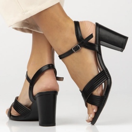 Filippo Sandalias de cuero para mujeres en el poste negro DS6901/25 BK 3