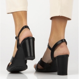 Filippo Sandalias de cuero para mujeres en el poste negro DS6901/25 BK 8