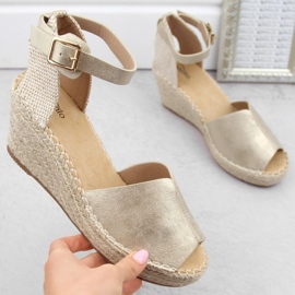 Sandalias alpargatas en el tacón de cuña eVento W EVE68A oro dorado 17