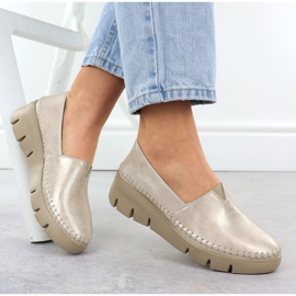 Zapatos de cuero para mujeres en la cuña dorada Filippo 6161 dorado 4