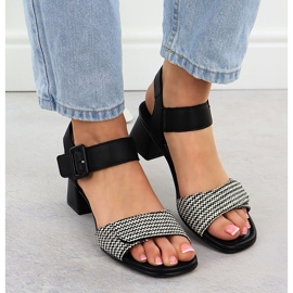 Las sandalias femeninas remonte negro 5