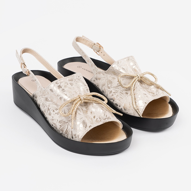 Goodin Sandalias de cuña beige ligeras con un inserto de cuero 1 Goodin Sandalias de cuña beige ligeras con un inserto de cuero 1