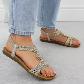 Las cómodas sandalias de las mujeres Irsona Golden Artiker 56C1281 dorado 5