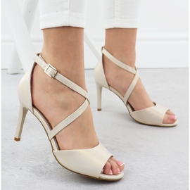 Sandalias de mujeres en los tacones de perlas Sergio Leone SK432 beige 5