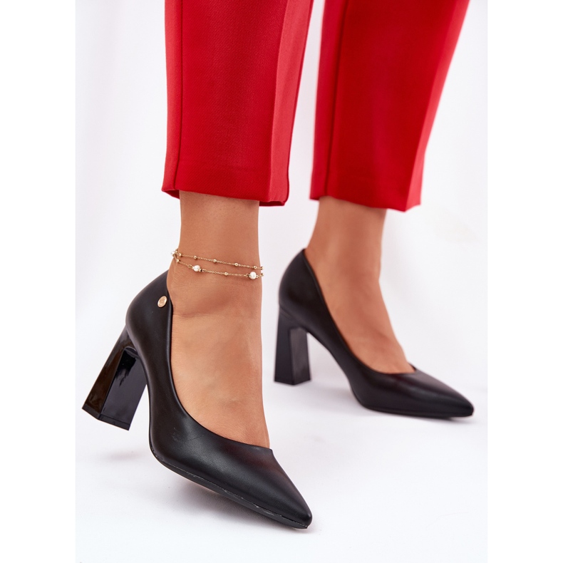 Bombas elegantes en el soporte negro Vinceza 62221 2