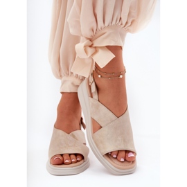 Jezzi Sandalias para mujeres para una cuña con cuero de cuero ecológico de cuero dorado 3