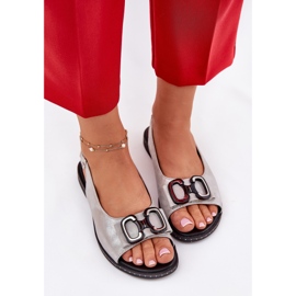 Jezzi Sandalias planas con decoración Eco Leather Plate plata 5