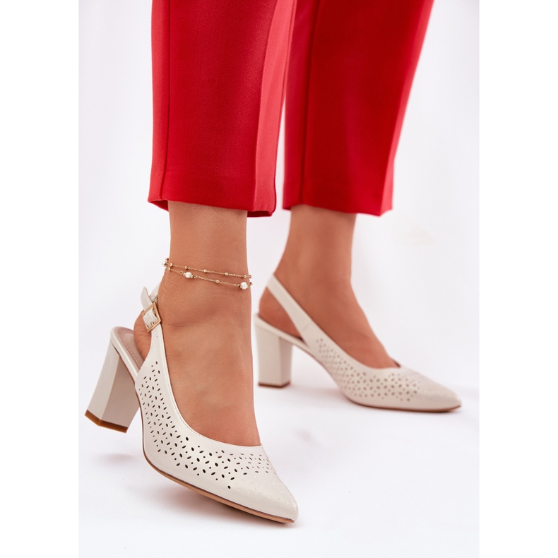 Sandalias abiertas con dedos puntiagudos en el Sergio Leone SK163 Pearl Post beige 2