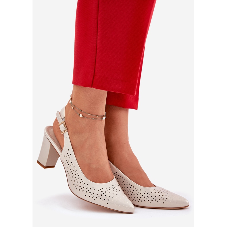 Sandalias abiertas con dedos puntiagudos en el Sergio Leone SK163 Pearl Post beige 1