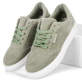 Zapatillas en la plataforma verde 3