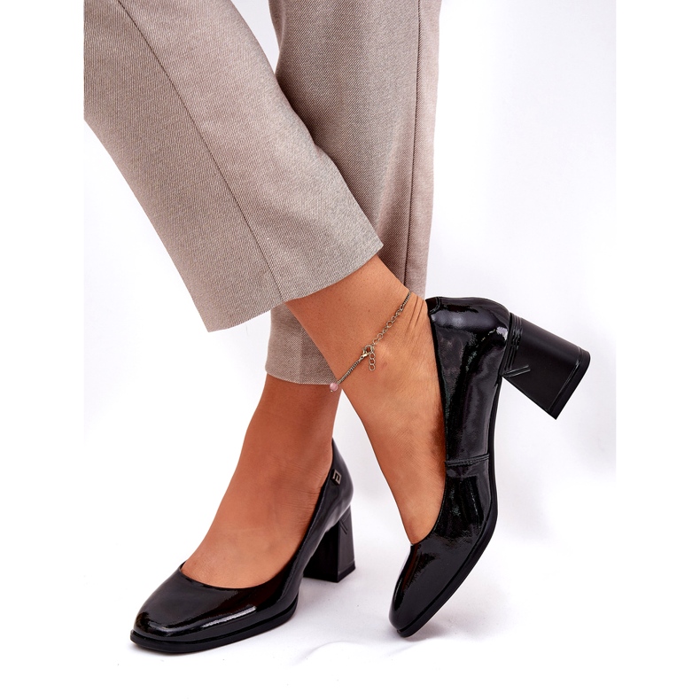 Bombas para mujeres lacadas en cuero en el Vinceza 91130 Black Post negro 3