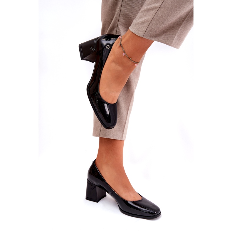 Bombas para mujeres lacadas en cuero en el Vinceza 91130 Black Post negro 2