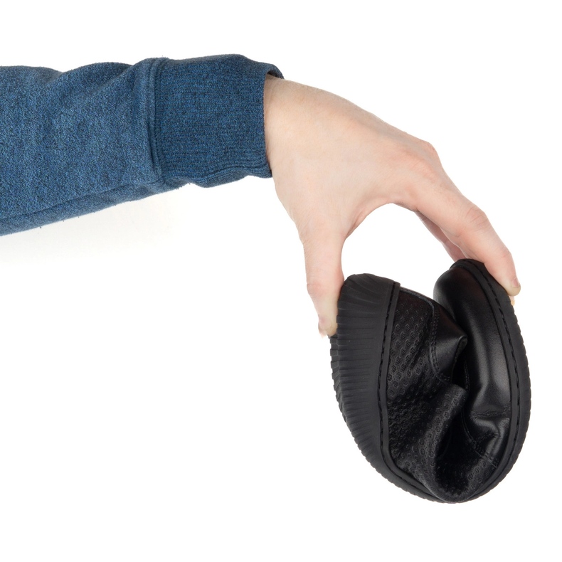 WASAK Zapatos de cuero minimalista de hombres descalzos 0742WK negro presionado en el fondo negro 1