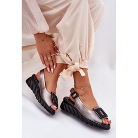Sandalias de cuero para mujeres con una cuña con decoración Artiker 56C2158 Grafito plata 6
