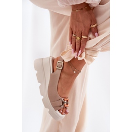 Sandalias de cuero para mujeres en cuña y plataforma con decoración Artiker 56C2208 Dark Beige 3