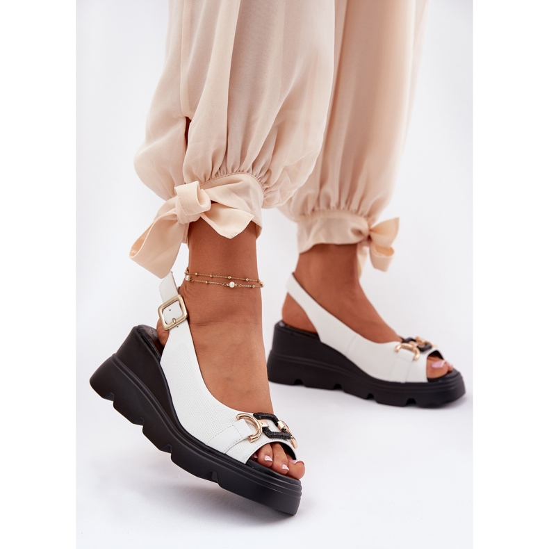 ARTIKER Sandalias de cuero para mujeres en cuña y plataforma con decoración Artker 56C1588 White blanco 2