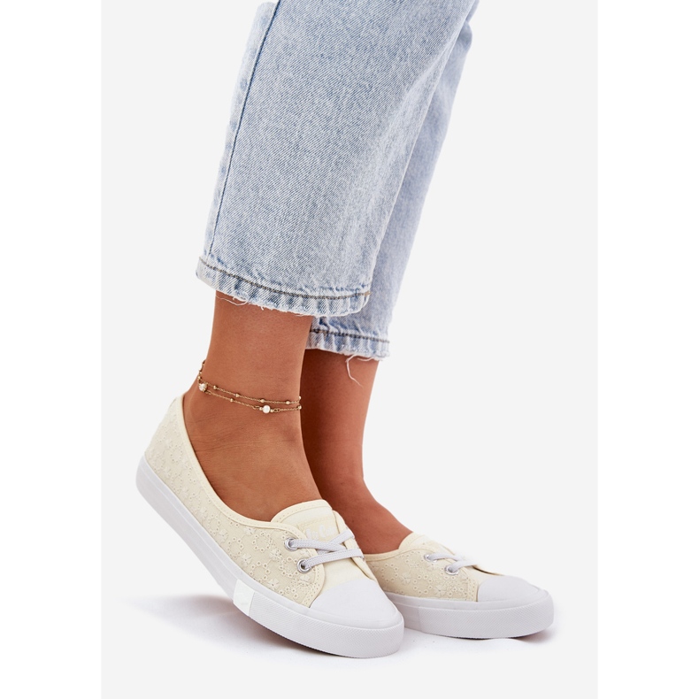 Zapatillas de zapatillas con bordado con bordado Lee Cooper LCW-25-31-3445L beige 1