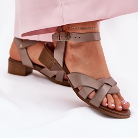Sandalias de cuero con un delicado Zazoo 40372 Tallado oscuro beige 3