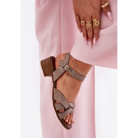 Sandalias de cuero con un delicado Zazoo 40372 Tallado oscuro beige 5