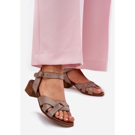 Sandalias de cuero con un delicado Zazoo 40372 Tallado oscuro beige 1